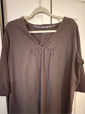 Taupe buttoned Tee